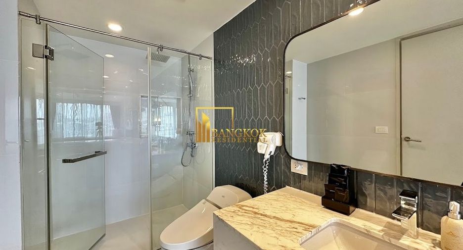 À louer 2 chambres appartement avec services à Sathon, Bangkok