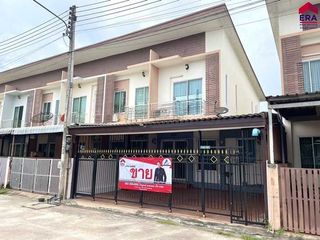 For sale 3 bed townhouse in Mueang Surat Thani, Surat Thani