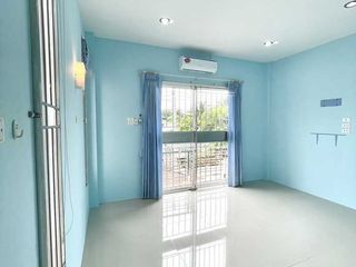 For sale 3 bed townhouse in Mueang Surat Thani, Surat Thani