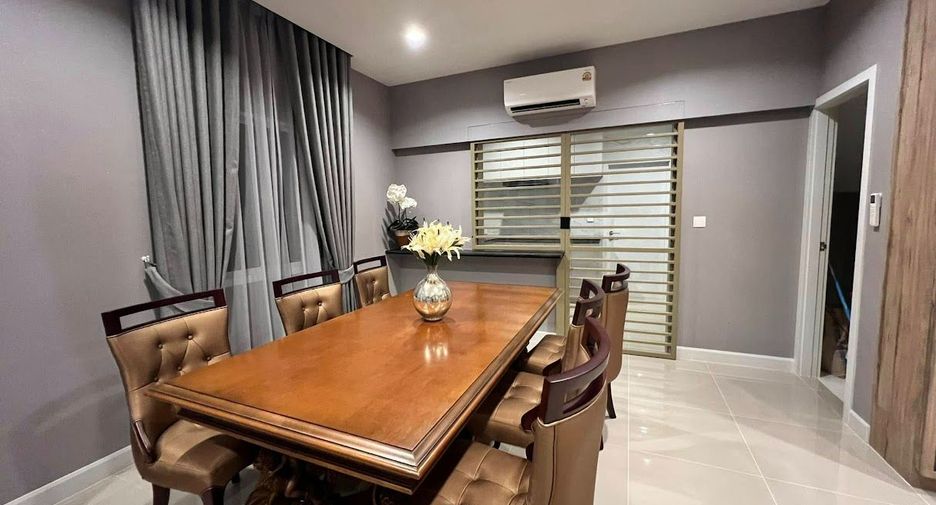 For rent 4 bedrooms house in Saphan Sung, Bangkok