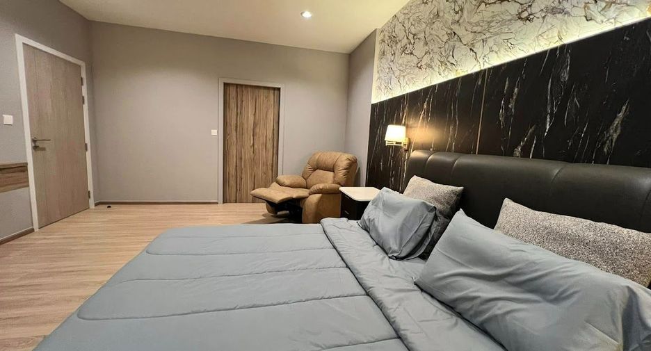 For rent 4 bedrooms house in Saphan Sung, Bangkok