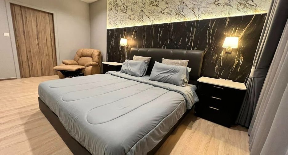 For rent 4 bedrooms house in Saphan Sung, Bangkok