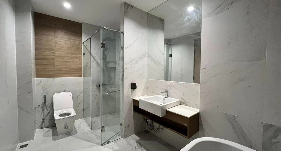 For rent 4 bedrooms house in Saphan Sung, Bangkok