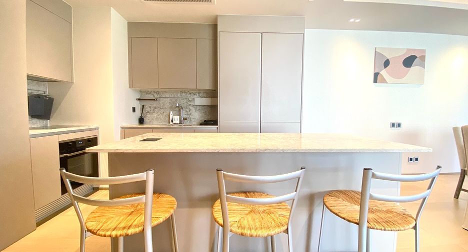 For rent そして for sale 2 Beds condo in Pathum Wan, Bangkok