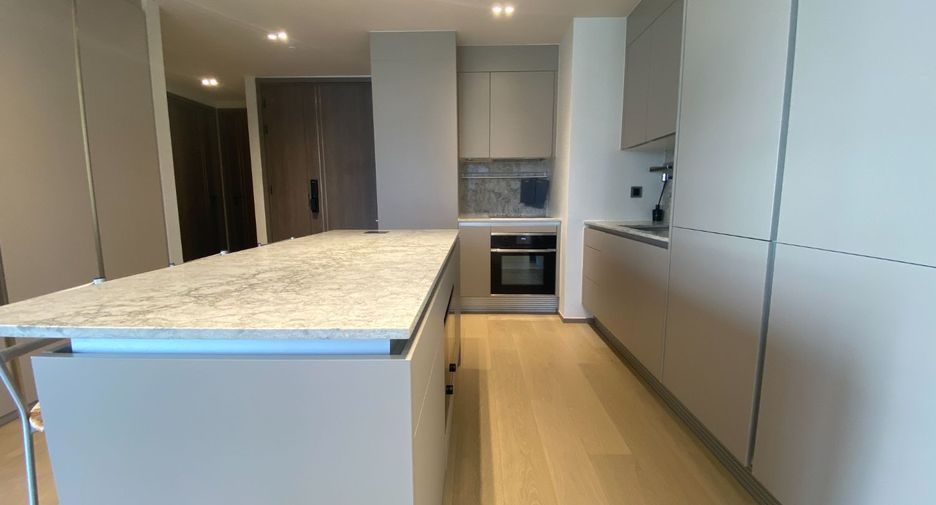 For rent そして for sale 2 Beds condo in Pathum Wan, Bangkok