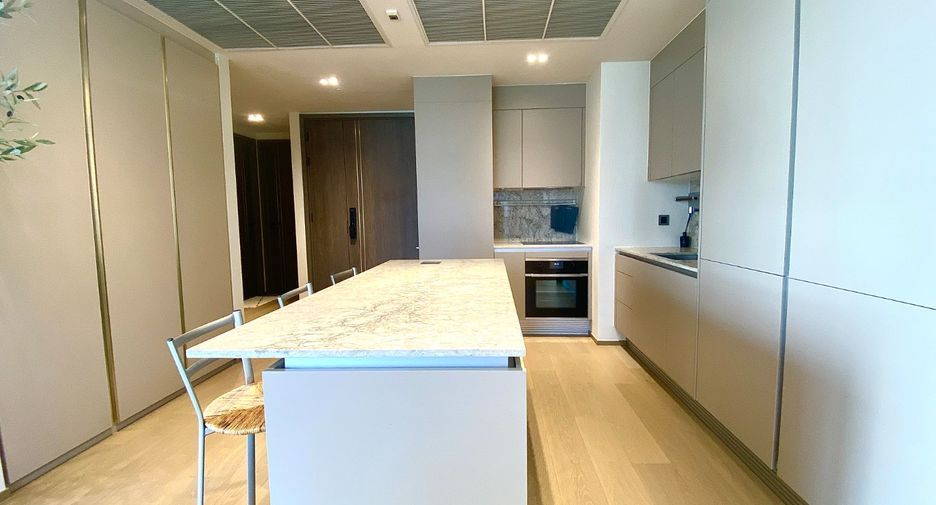 For rent そして for sale 2 Beds condo in Pathum Wan, Bangkok