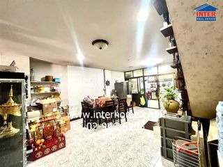 For sale 3 bed townhouse in Din Daeng, Bangkok