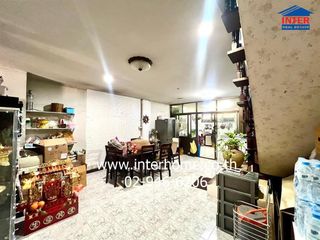 For sale 3 bed townhouse in Din Daeng, Bangkok