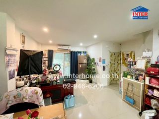For sale 3 bed townhouse in Lam Luk Ka, Pathum Thani