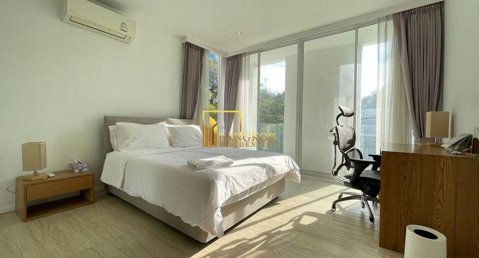 For rent 1 bed serviced apartment in Watthana, Bangkok