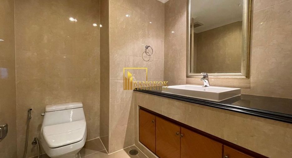 For rent 3 ベッドルーム apartment in Khlong Toei, Bangkok