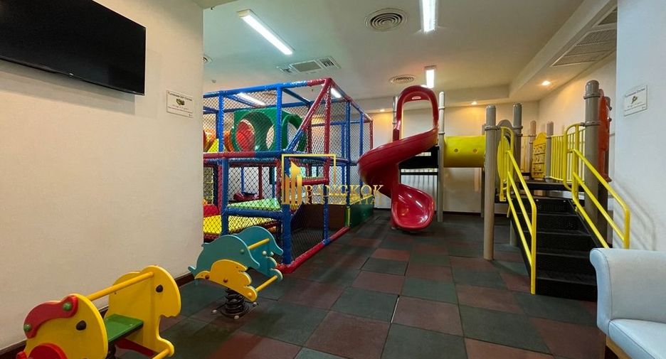 For rent 3 ベッドルーム apartment in Khlong Toei, Bangkok