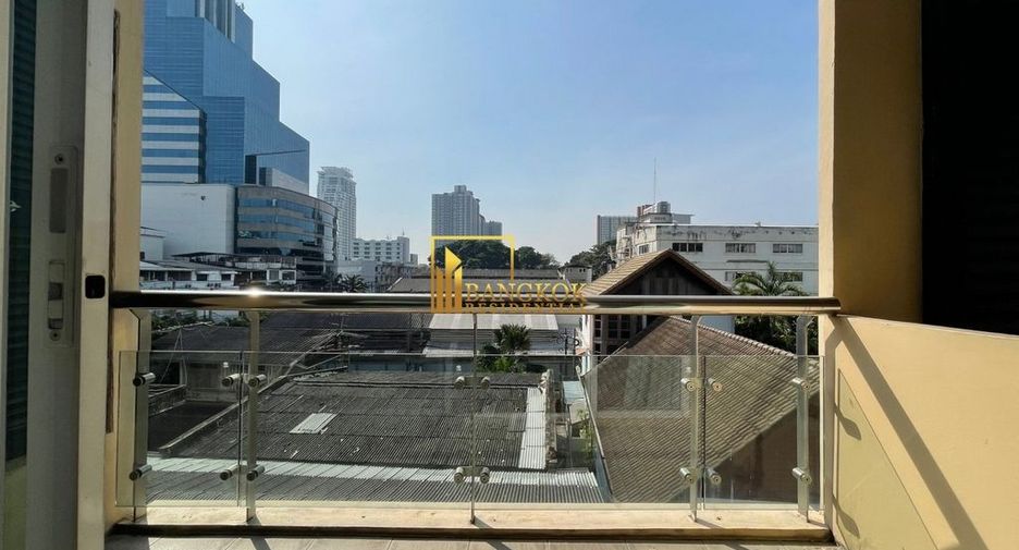 For rent 2 ベッドルーム serviced apartment in Khlong Toei, Bangkok