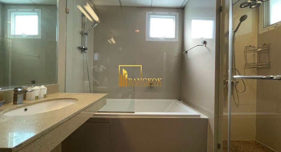For rent 2 ベッドルーム serviced apartment in Khlong Toei, Bangkok