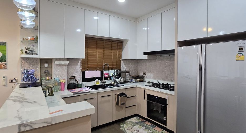 Casa en venta de 3 habitaciones en Bang Lamung, Chonburi