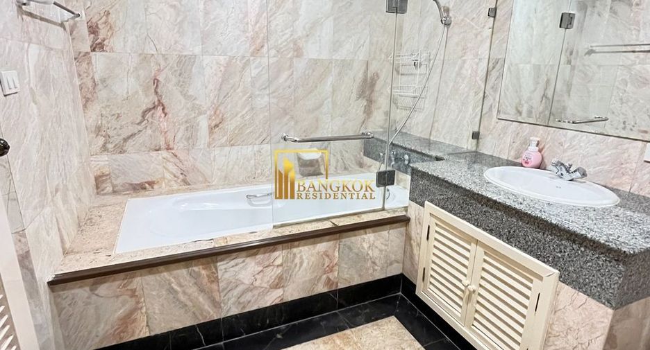 For rent 2 ベッドルーム condo in Watthana, Bangkok