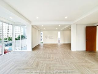 For sale 5 Beds house in Khlong Toei, Bangkok
