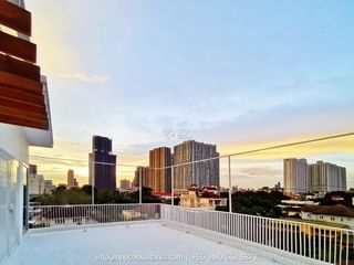 For sale 5 Beds house in Khlong Toei, Bangkok
