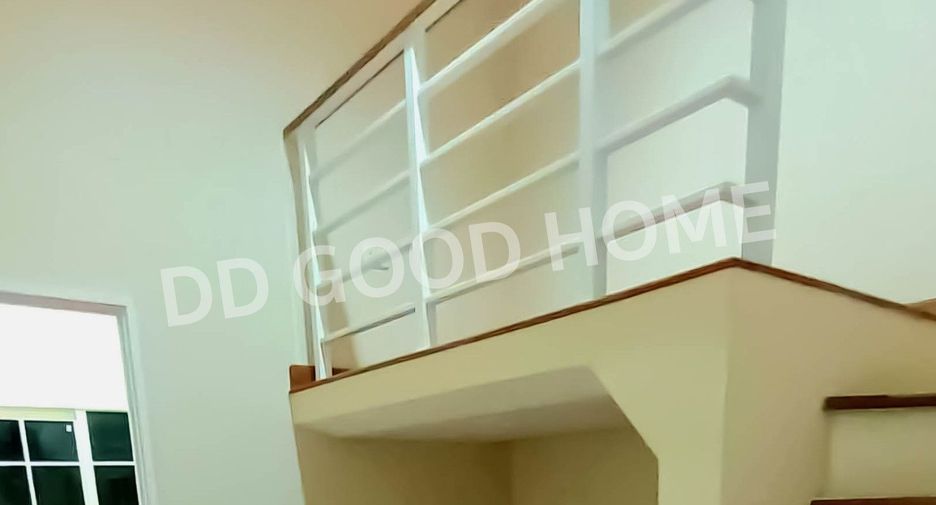 Reihenhaus zum Kauf mit 4 Zimmer in Si Racha, Chonburi