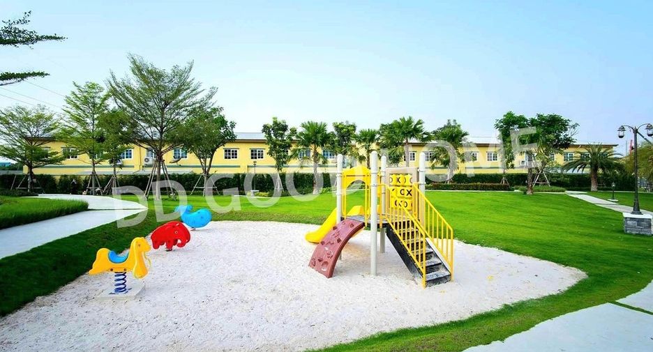 Reihenhaus zum Kauf mit 4 Zimmer in Si Racha, Chonburi