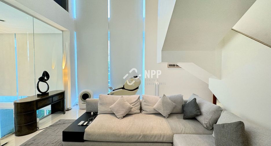 Haus zur Miete und zum Kauf mit 4 Zimmer in Watthana, Bangkok