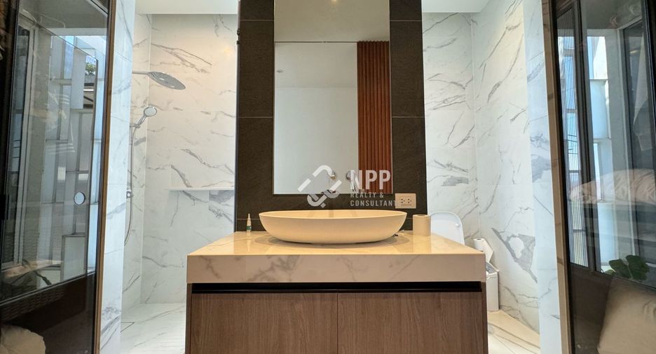 Haus zur Miete und zum Kauf mit 4 Zimmer in Watthana, Bangkok