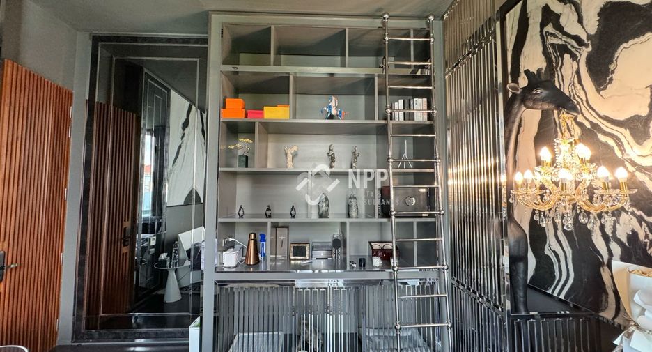 Haus zur Miete und zum Kauf mit 4 Zimmer in Watthana, Bangkok