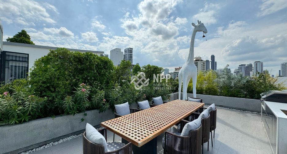 Haus zur Miete und zum Kauf mit 4 Zimmer in Watthana, Bangkok