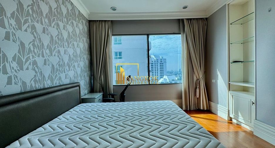 Condo en alquiler de 3 habitaciones en Khlong Toei, Bangkok