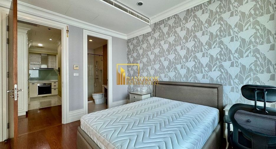 Condo en alquiler de 3 habitaciones en Khlong Toei, Bangkok