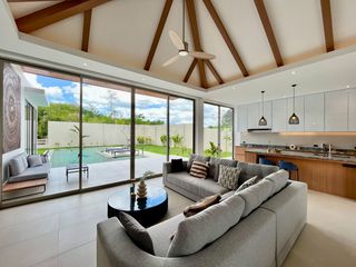 For sale 4 Beds villa in Mueang Krabi, Krabi