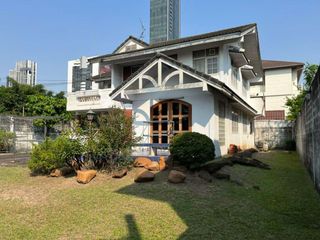 Haus zum Kauf mit 3 Zimmer in Watthana, Bangkok