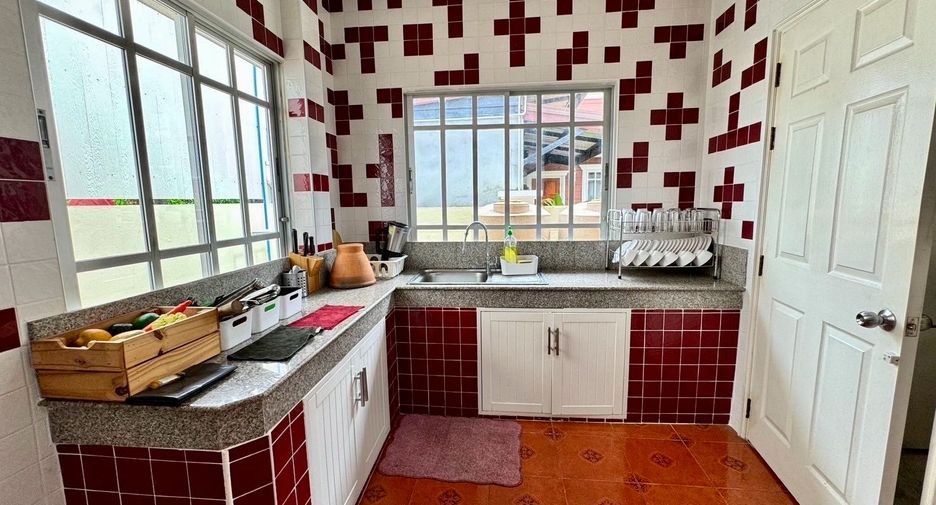 Haus zum Kauf mit 3 Zimmer in Sattahip, Chonburi