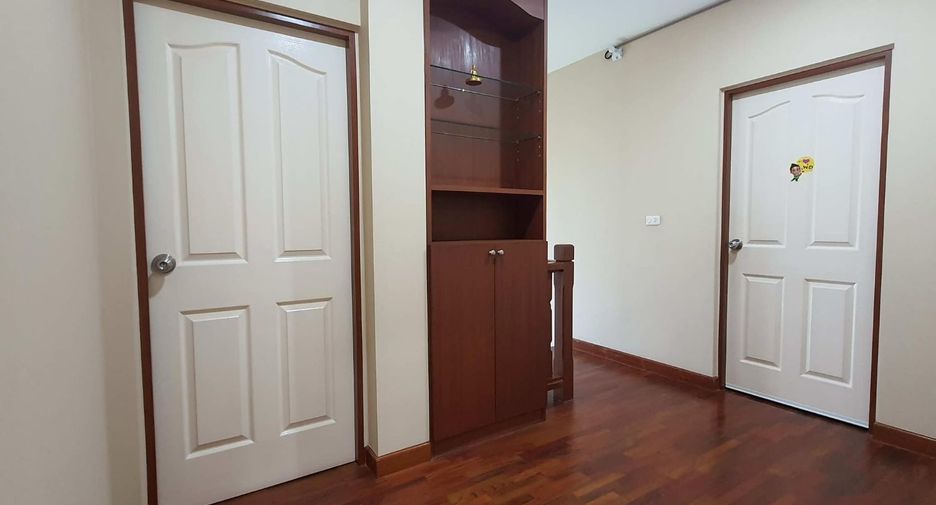 For sale 3 bedrooms house in Mueang Chiang Mai, Chiang Mai