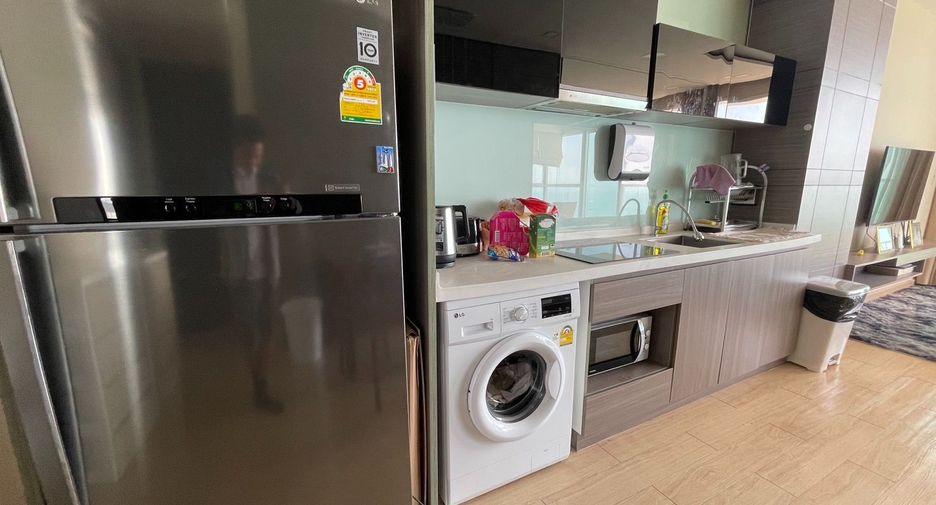 For rent 3 bedrooms condo in Bang Lamung, Chonburi