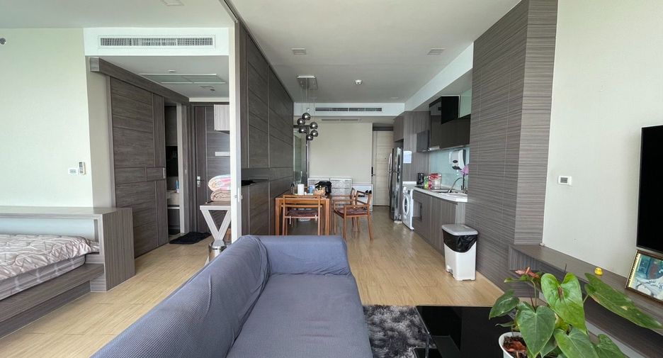 For rent 3 bedrooms condo in Bang Lamung, Chonburi