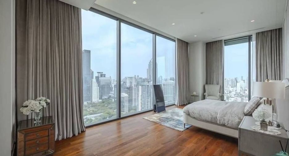 For rent and for sale 4 bedrooms condo in Pathum Wan, Bangkok
