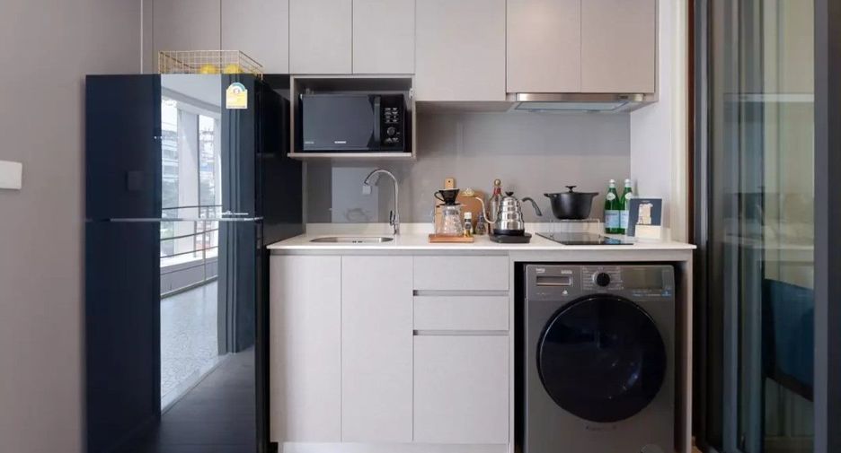 For sale 1 Beds condo in Sathon, Bangkok