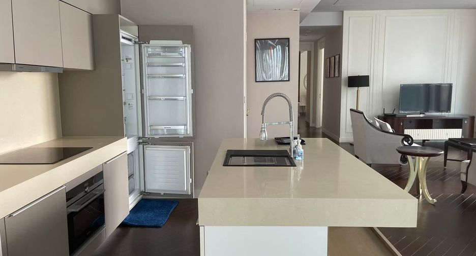 Condo en alquiler y en venta de 3 habitaciones en Khlong Toei, Bangkok