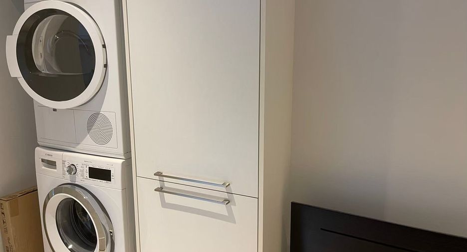 Condo en alquiler y en venta de 3 habitaciones en Khlong Toei, Bangkok