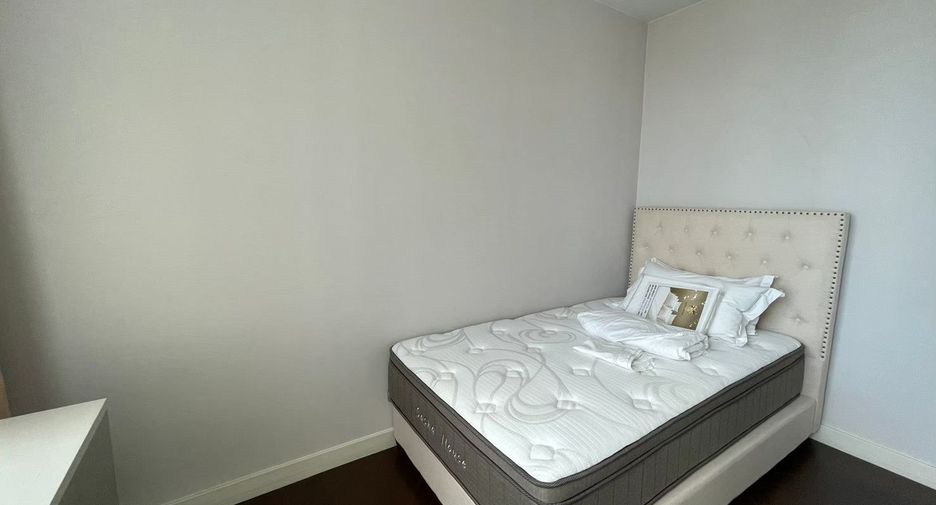Condo en alquiler y en venta de 3 habitaciones en Khlong Toei, Bangkok