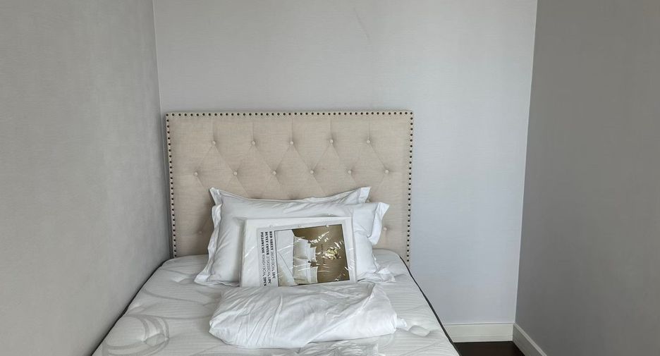 Condo en alquiler y en venta de 3 habitaciones en Khlong Toei, Bangkok