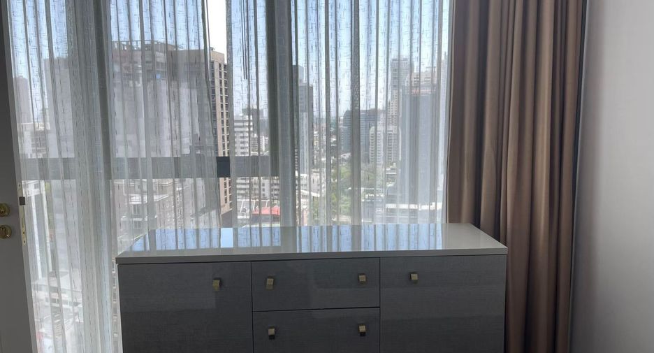 Condo en alquiler y en venta de 3 habitaciones en Khlong Toei, Bangkok