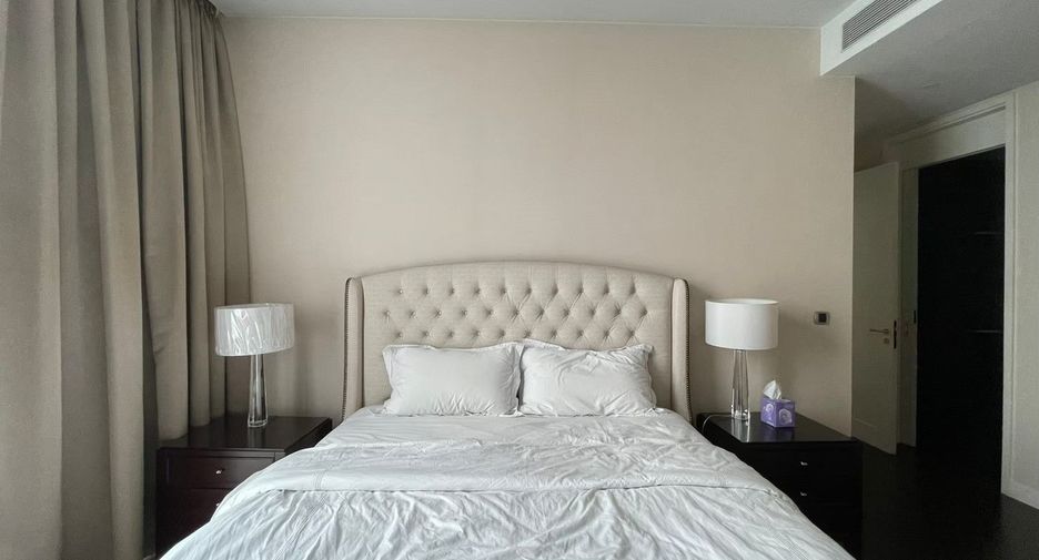 Condo en alquiler y en venta de 3 habitaciones en Khlong Toei, Bangkok
