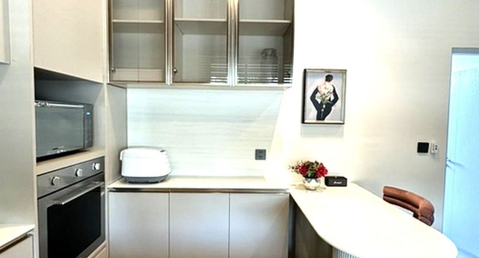 For rent 5 bedrooms house in Lat Krabang, Bangkok