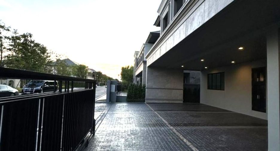 For rent 5 bedrooms house in Lat Krabang, Bangkok