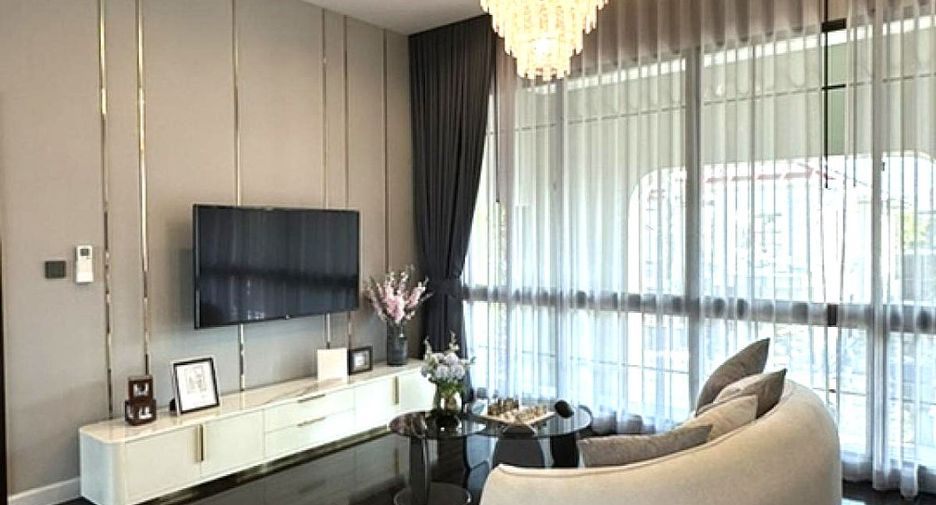For rent 5 bedrooms house in Lat Krabang, Bangkok
