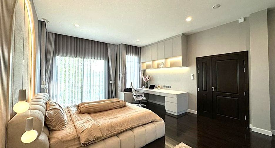 For rent 5 bedrooms house in Lat Krabang, Bangkok