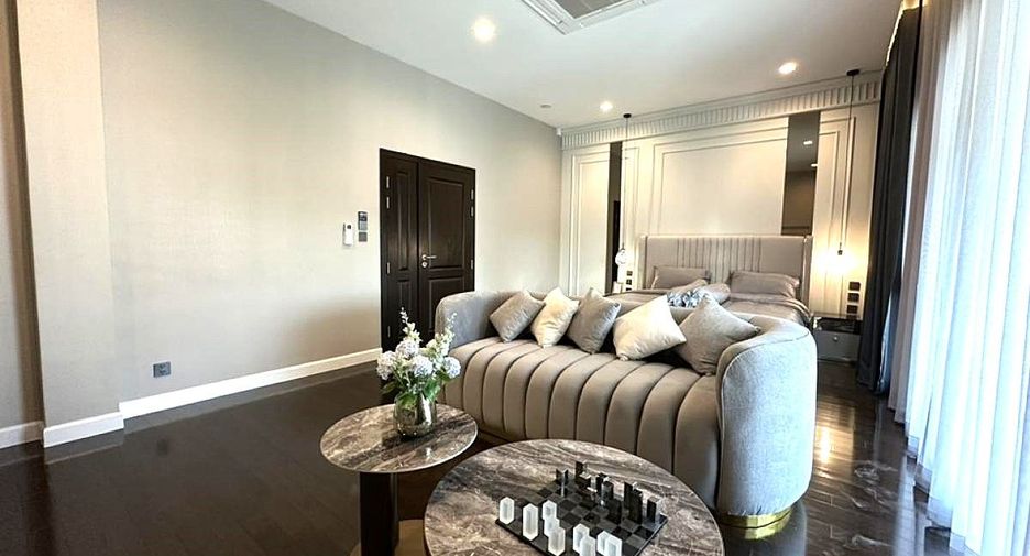 For rent 5 bedrooms house in Lat Krabang, Bangkok