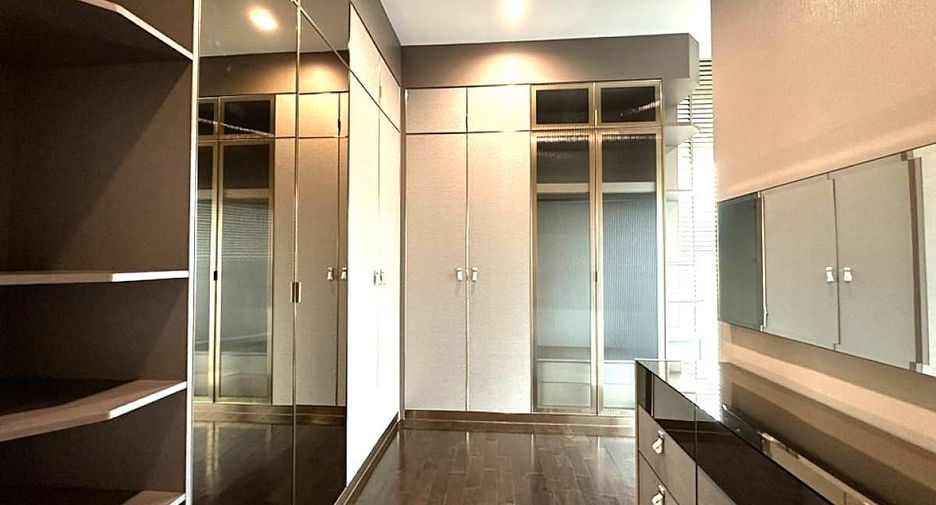 For rent 5 bedrooms house in Lat Krabang, Bangkok